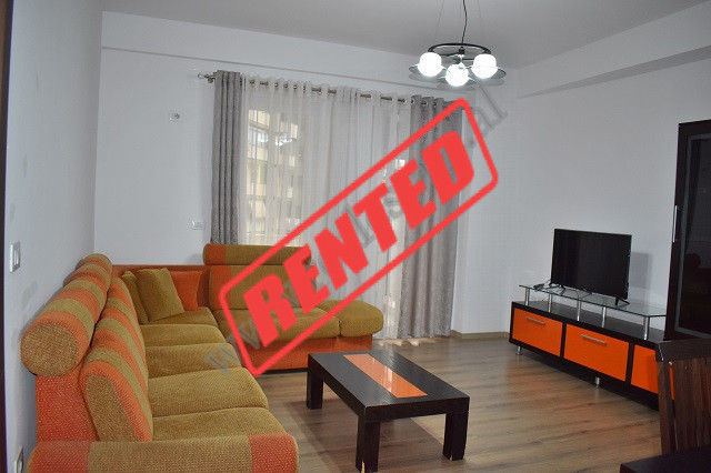 
Apartament me qira ne rrugen Sitki &Ccedil;i&ccedil;o, ne Tirane.
Banesa eshte e pozicionuar ne k